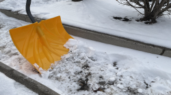 Photo of snow shovel